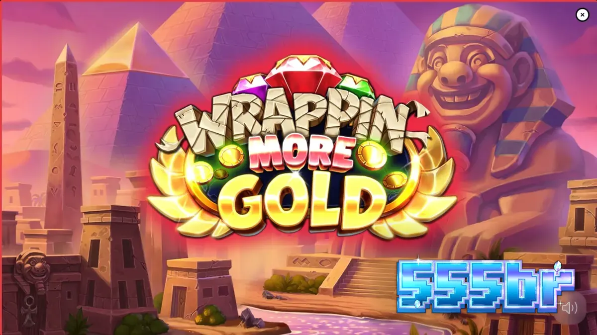 Múmia amigável em um cenário de deserto egípcio no jogo Wrappin’ More Gold